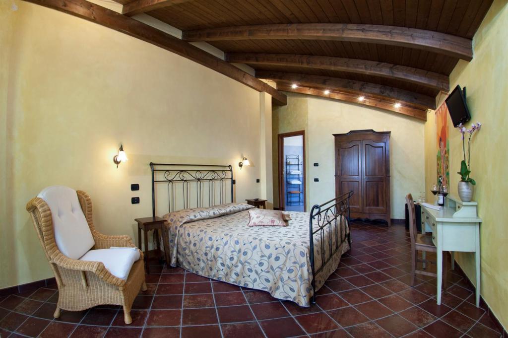 Gasthaus Trattoria Del Bivio Cerretto Langhe Zimmer foto